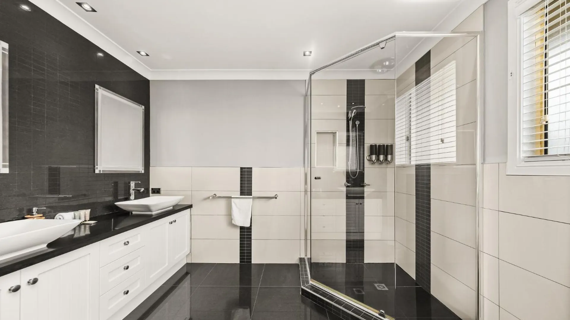 Quiet 4-Bed Getaway Close To Brisbane Airport Wellington Point Australia